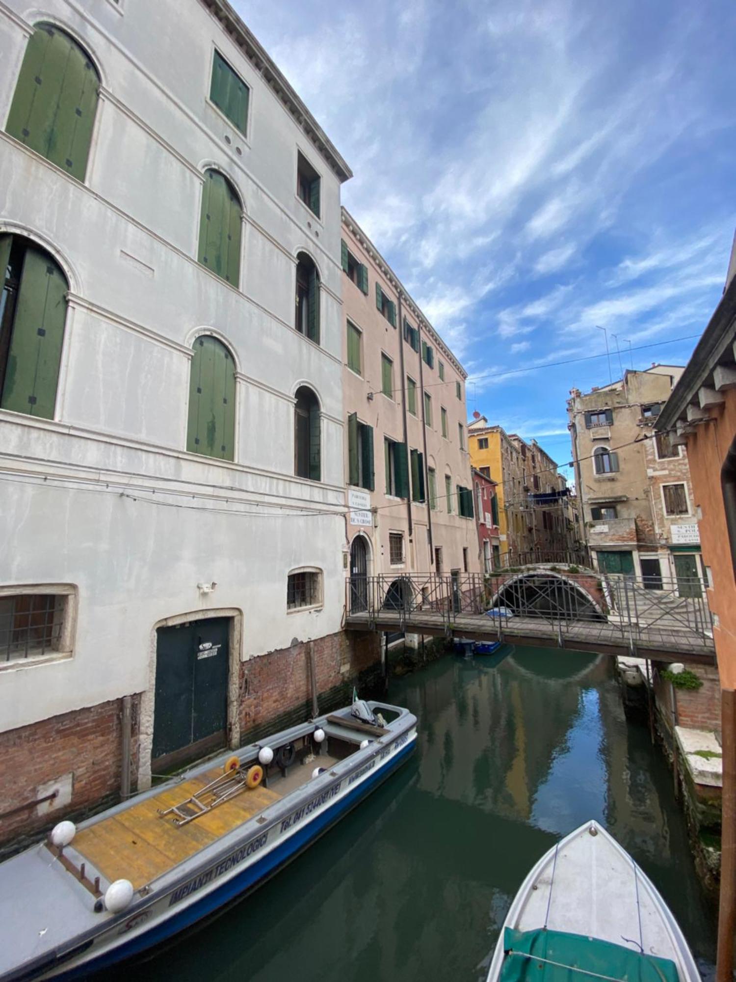 Ve-nice Rialto Venezia
